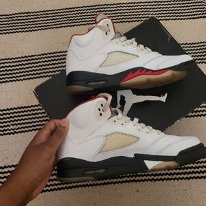 Jordan Air Retro 5 in White, Red, and Black, Mens SIZE 7